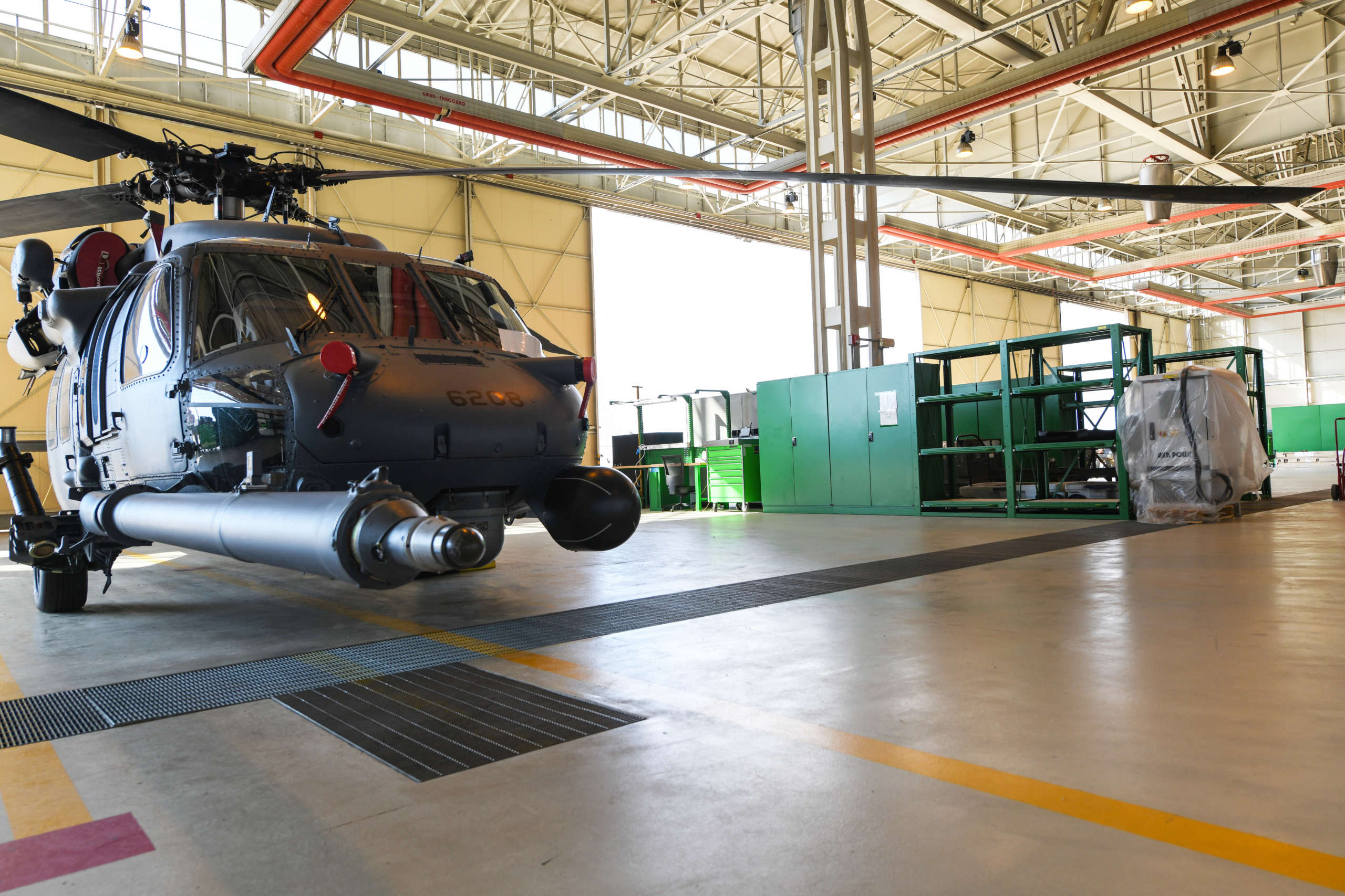 hangar elicotteri di Aviano riscaldato mediante nastri radianti Fraccaro